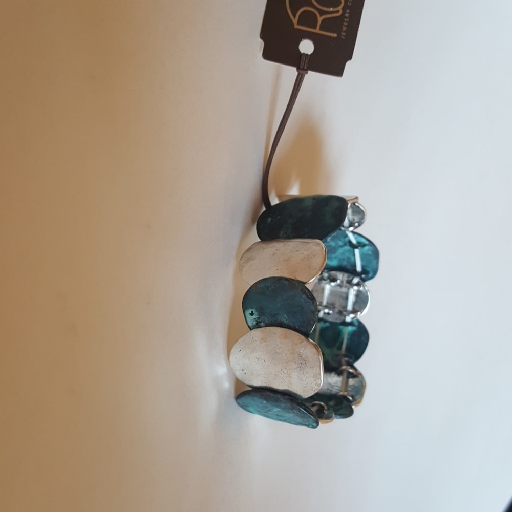NWT Beautiful Burnished Metal Discs Bracelet - Picture 6 of 7